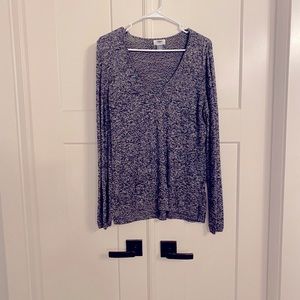 🎉HP🎉Old Navy V-Neck sweater
